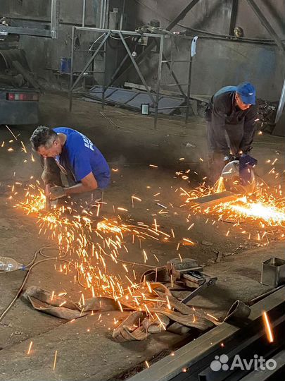 Требуются слесари на производство