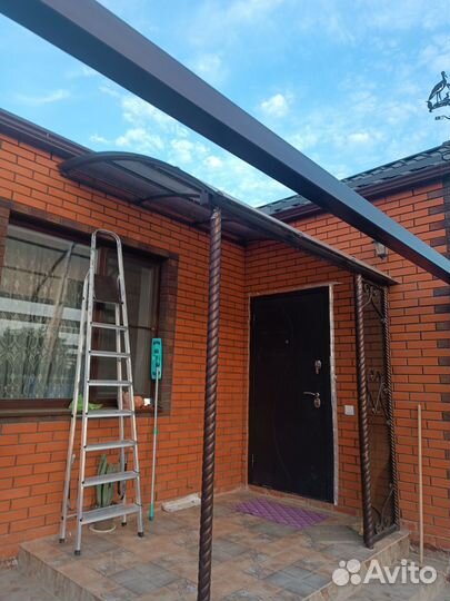 Козырек над крыльцом из поликарбоната