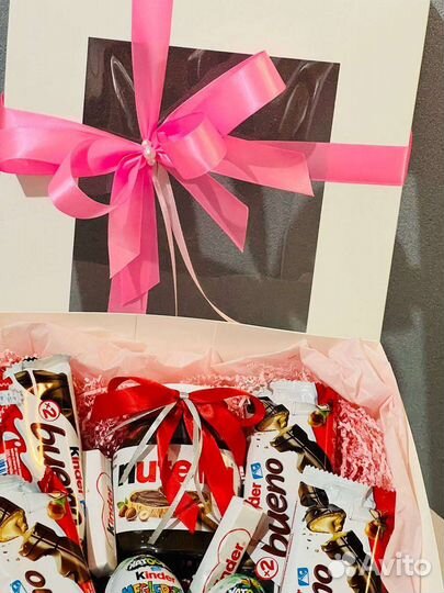 Сладкий бокс с киндерами в подарочной коробке