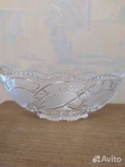 Большая хрустальная ваза