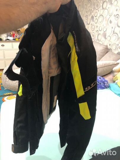 Мото куртка женская