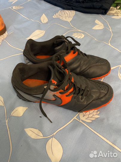 Футбольные бутсы nike сороконожки