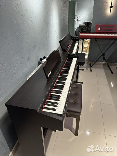 Цифровое пианино в наличии