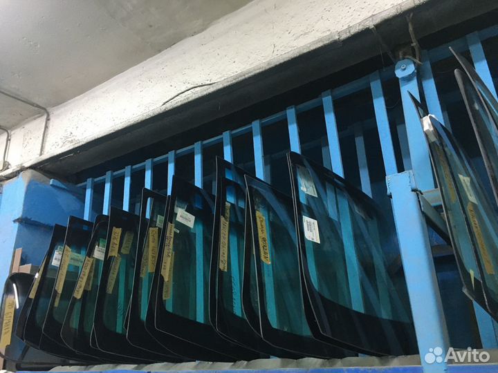 Лобовое стекло Audi Q5 Ауди ку5