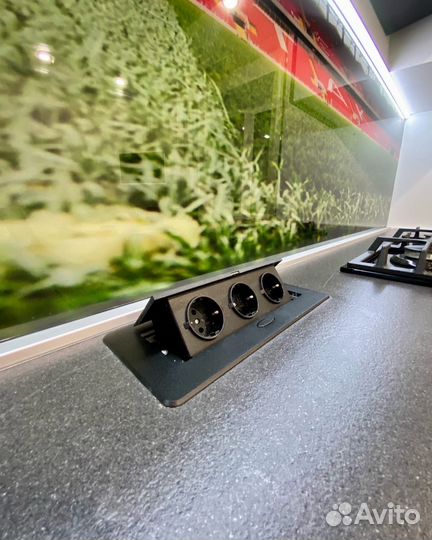 Кухня на заказ с доводчиками в Челябинске