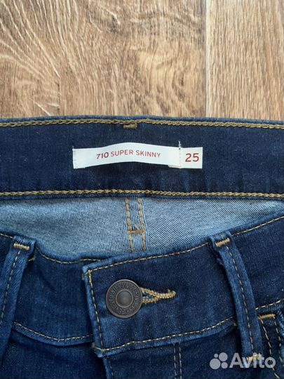 Джинсы женские levis