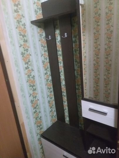 Вешалка в прихожую с зеркалом