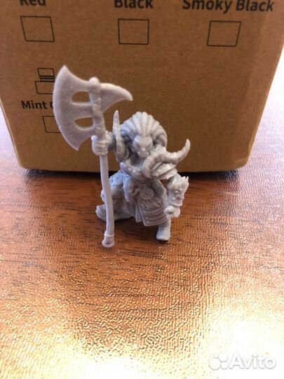 Миниатюра Орк с косой для днд