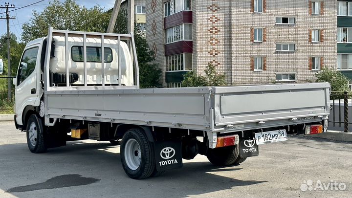 Toyota Dyna, 2002