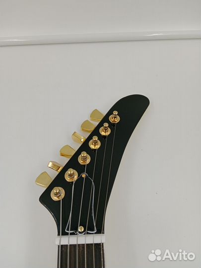 Электрогитара под Gibson Explorer