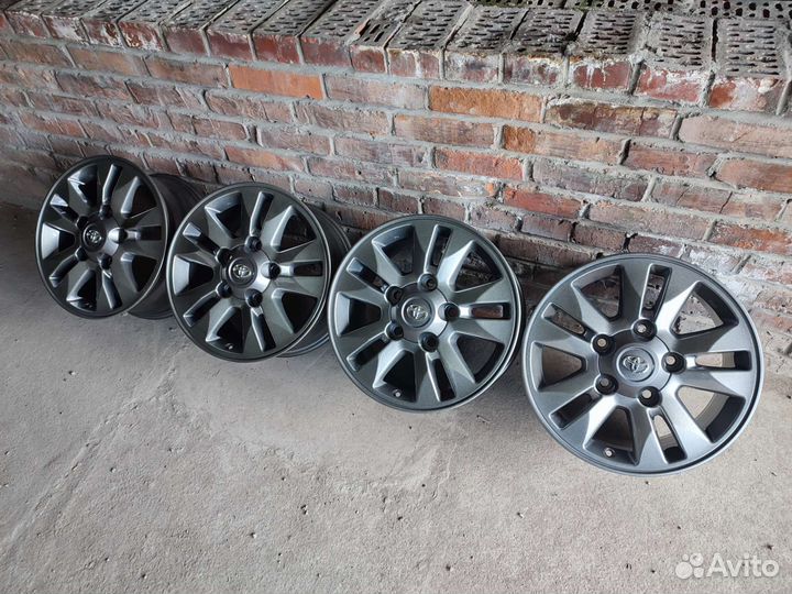 Оригинальные Toyota Land Cruiser 200 R17 5x150