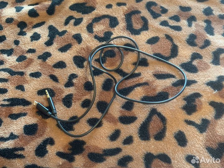 Litghtning to 3.5AUX audio adapter cable