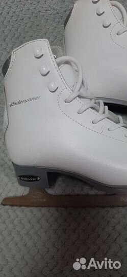 Коньки фигурные 33