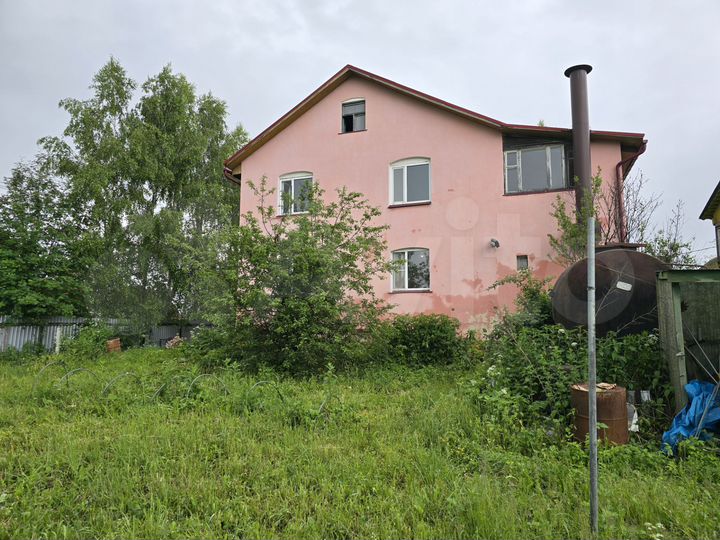 Дом 215 м² на участке 15 сот.