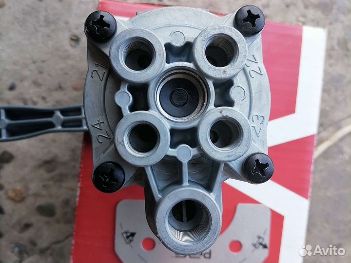 Кран уровня пола прицепа