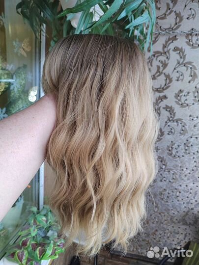 Парик каре блонд омбре волнистый. Новый