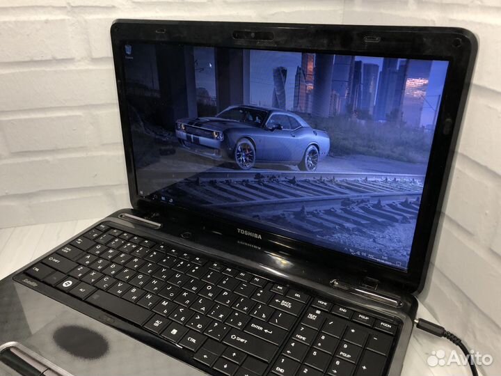 Бюджетный ноутбук Toshiba 2 видеокарты
