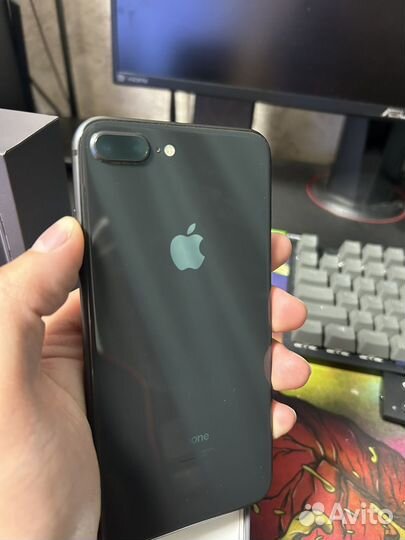 iPhone 8 plus 64gb