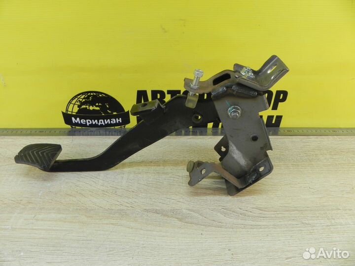 Педаль сцепления Kia Rio II/ Киа Рио 2