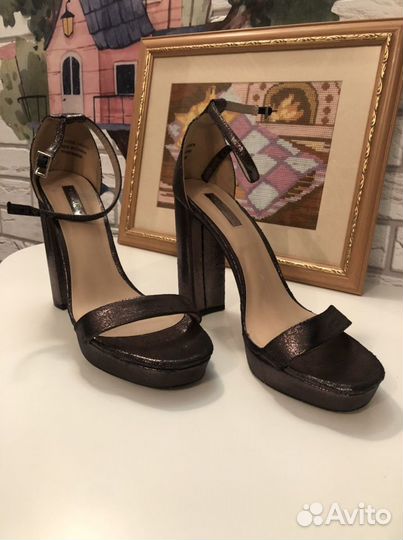 Босоножки 40