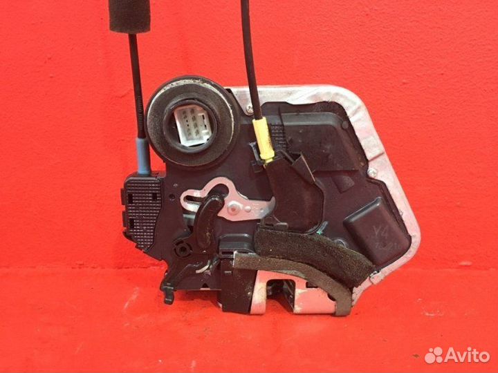 Замок двери задний правый Toyota Rav4 3 1AZ 2008