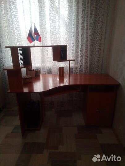 Компьютерный стол