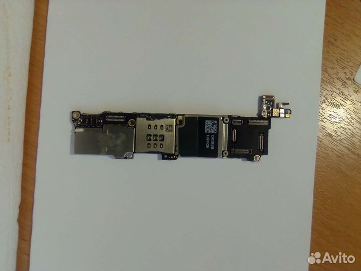Материнская плата на iPhone 5s