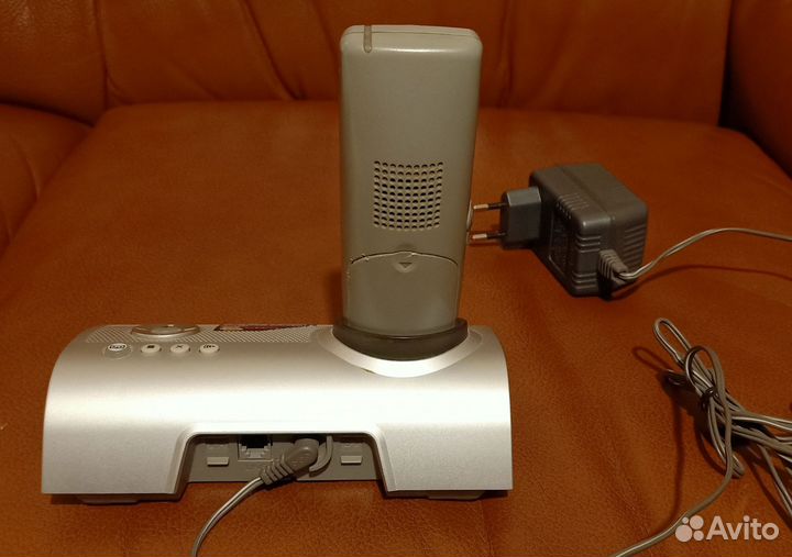 Радиотелефон Panasonic с автоответчиком