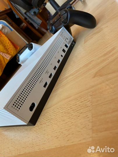 Приставка xbox One s 1tb