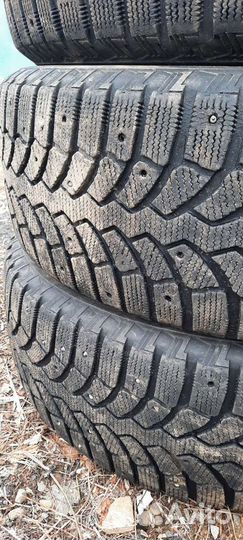 Bridgestone Blizzak Spike-01 235/60 R18