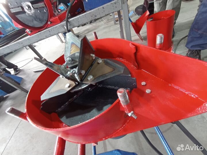 Измельчитель травы и веток 2в1 утр-777