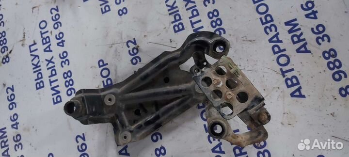 Кронштейн компрессора пневмоподвески на Volkswagen