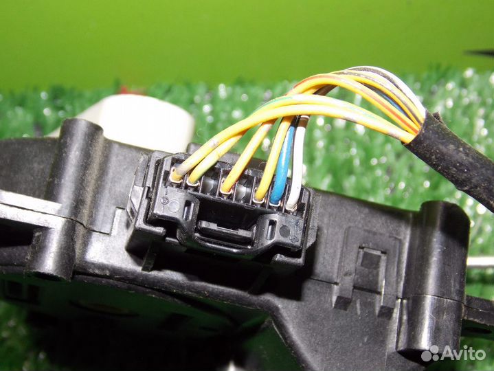 Мотор заслонки печки toyota NCP10,NCP13,SCP10,SCP1