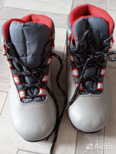 Лыжные ботинки