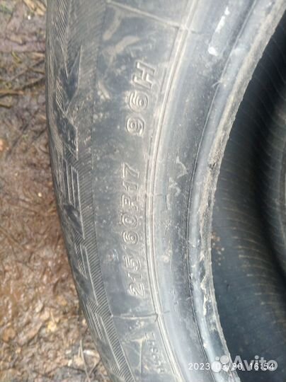 Bridgestone Dueler H/T 843 215/60 R17