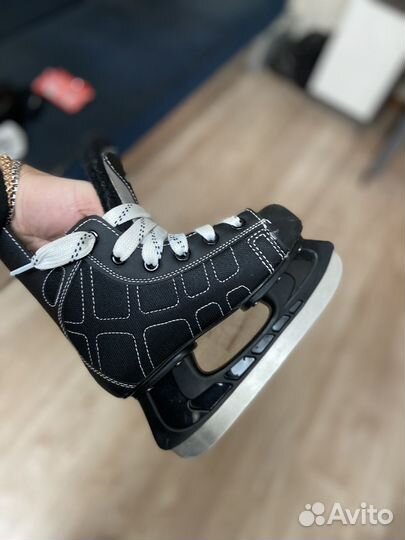 Коньки хоккейные