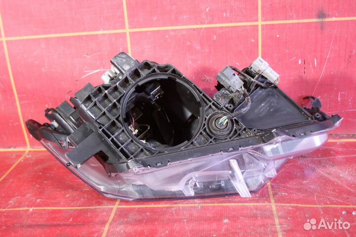 Фара левая Toyota RAV4