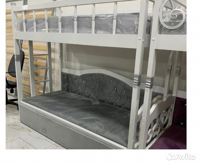 Двухярусная кровать