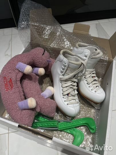 Коньки фигурные graf