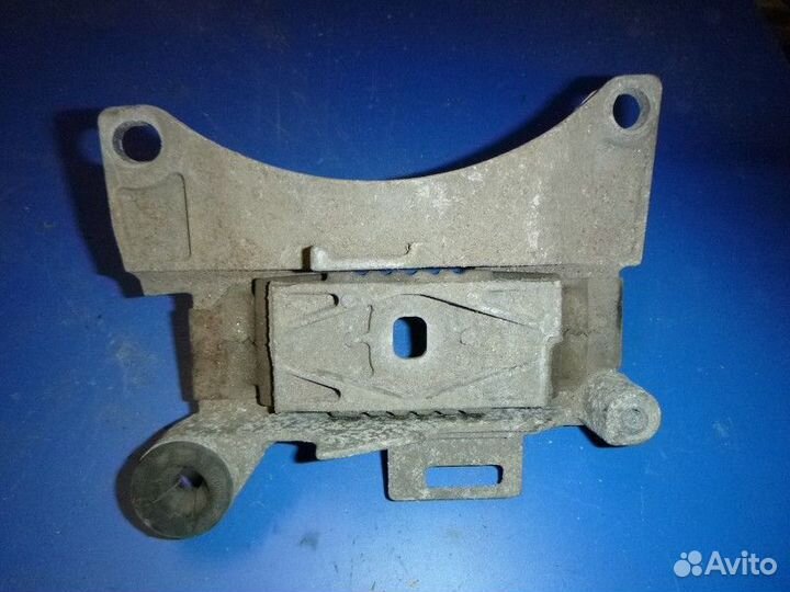 Опора кпп левая renault megane III 2009