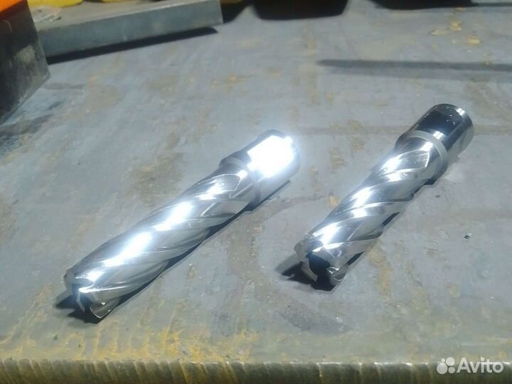 Сверление отверстий в металле 12 мм 150 мм.х110 мм