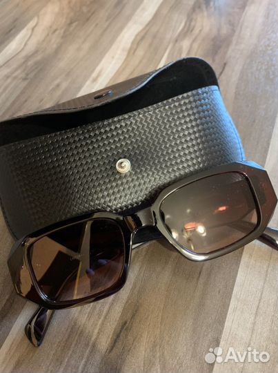 Очки солнцезащитные