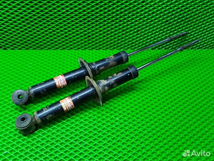 Амортизатор задний Mitsubishi carisma