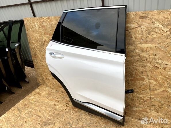 Задняя правая дверь Hyundai Santa Fe 4 2018-2022