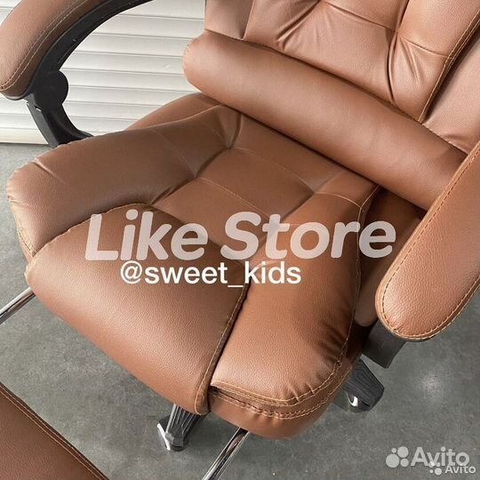 Офисное кресло руководителя