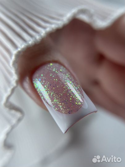 Модель на маникюр