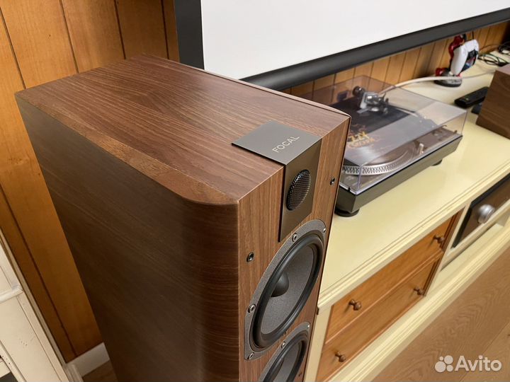 Колонки Focal chorus 726 walnut как новые