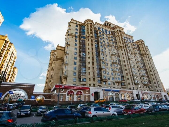 Продам торговое помещение, 182 м²