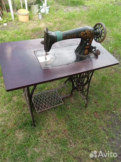 Швейная машина Singer