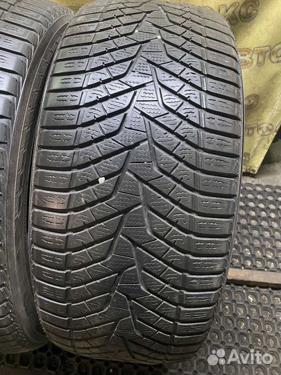 Yokohama BluEarth Winter V905 275/45 R21